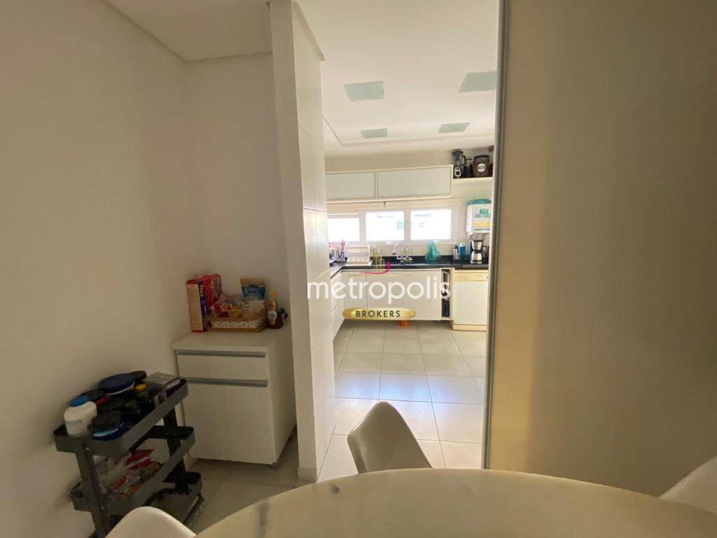 Apartamento à venda com 3 quartos, 240m² - Foto 3