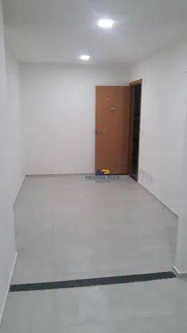 Apartamento à venda com 2 quartos, 75m² - Foto 2