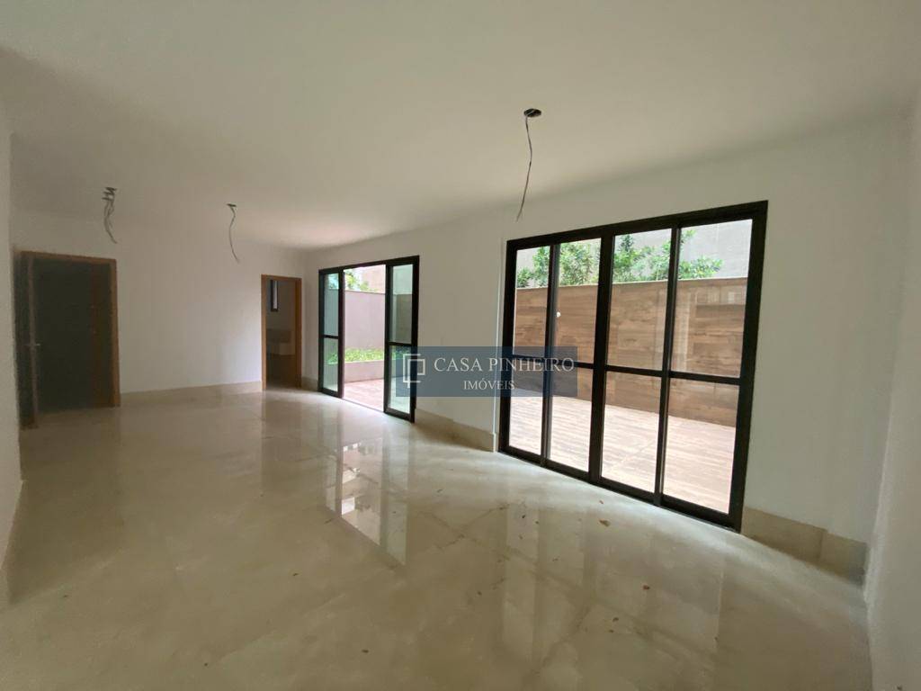 Apartamento à venda com 3 quartos, 110m² - Foto 2