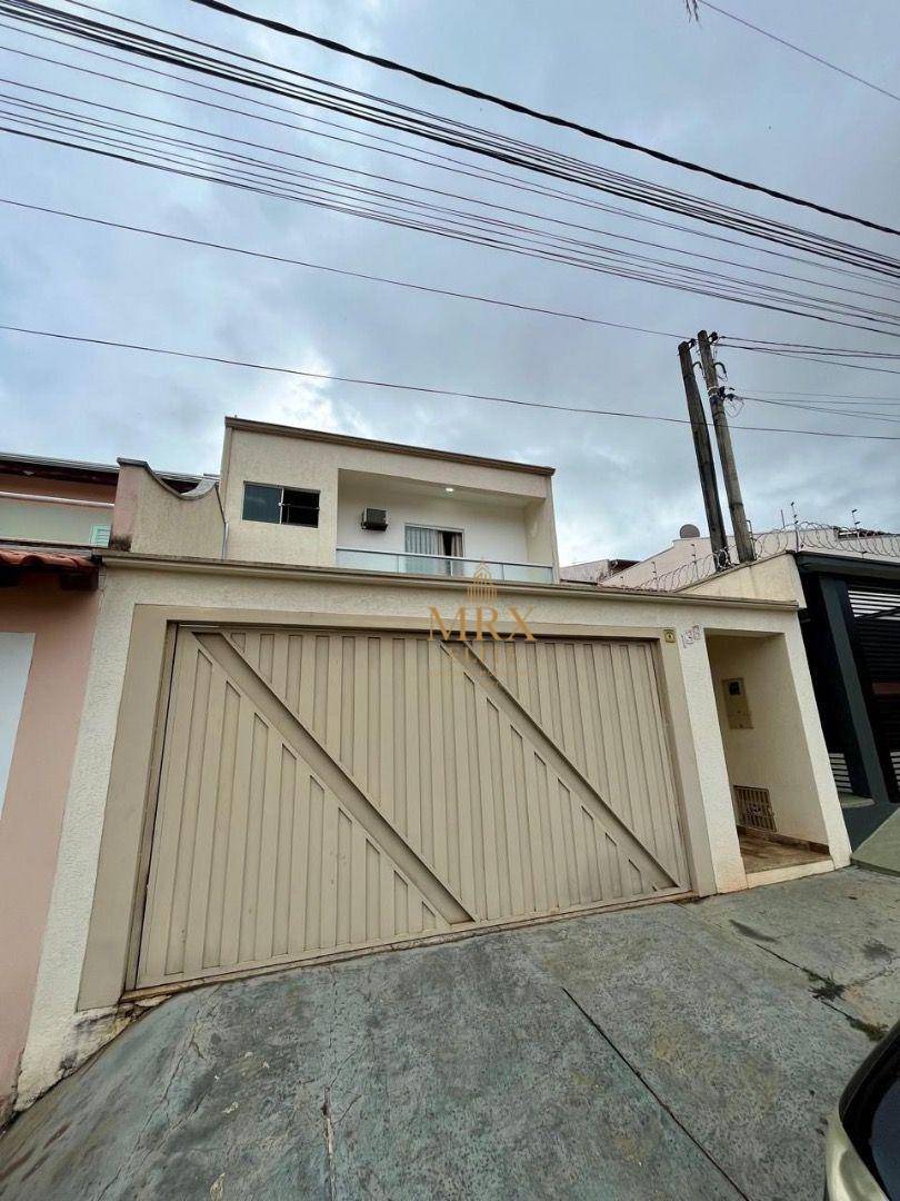 Casa, 3 quartos, 156 m² - Foto 1