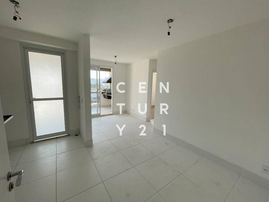 Apartamento à venda com 2 quartos, 60m² - Foto 1