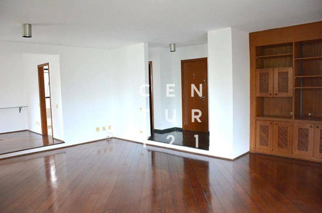 Apartamento à venda com 3 quartos, 195m² - Foto 2