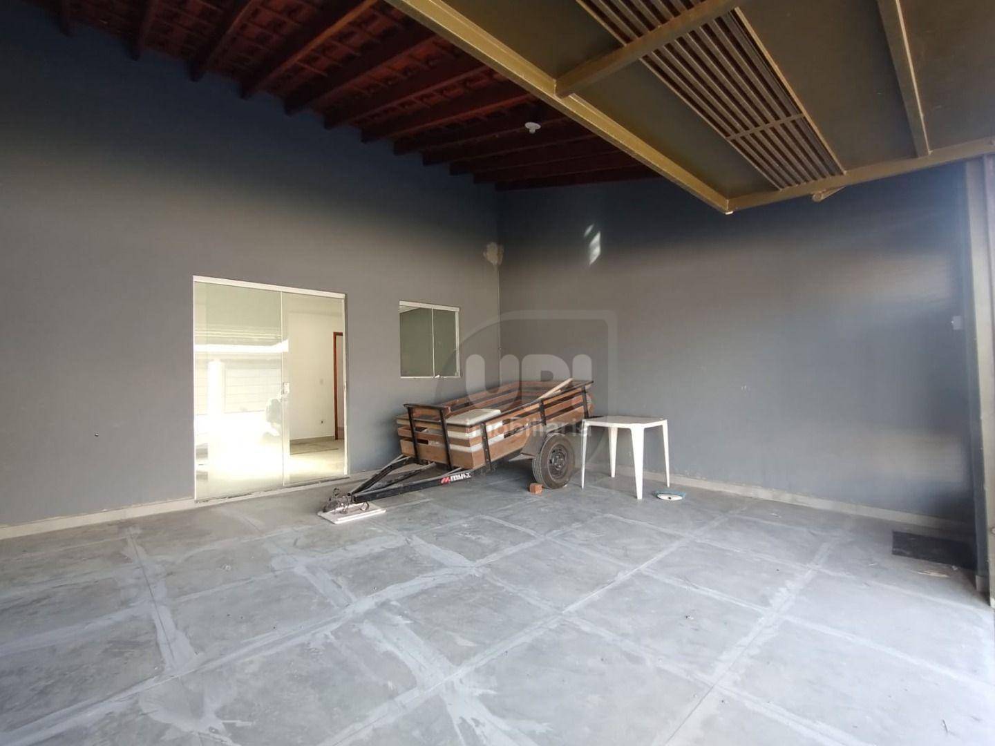 Casa à venda com 2 quartos, 74m² - Foto 2