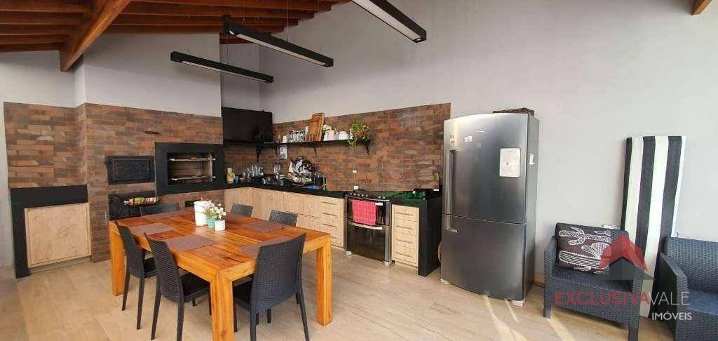 Casa de Condomínio à venda com 4 quartos, 270m² - Foto 3