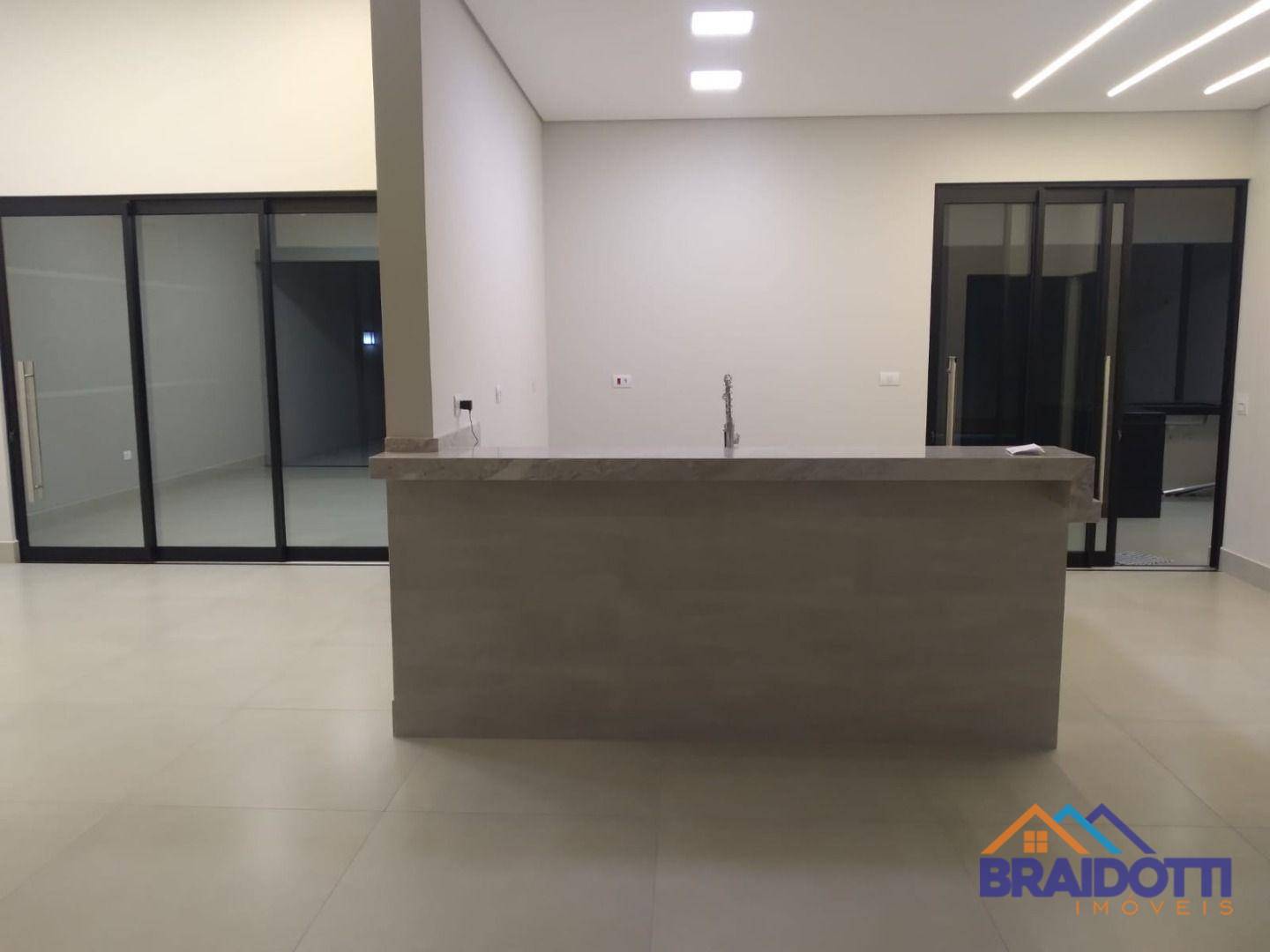 Casa à venda com 3 quartos, 212m² - Foto 3