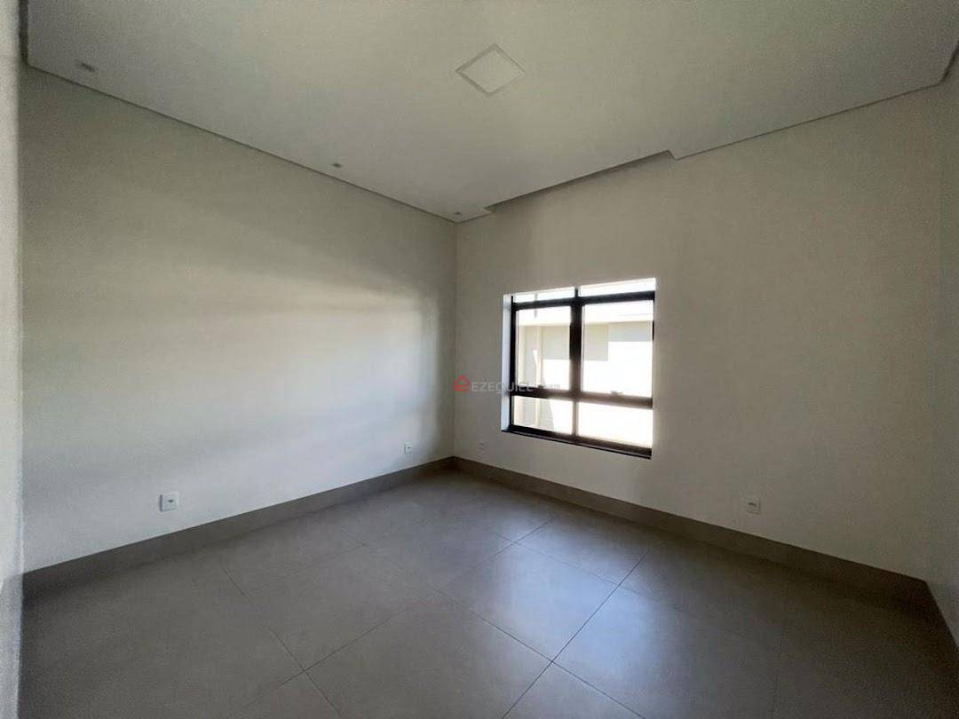 Casa à venda com 3 quartos, 360m² - Foto 14