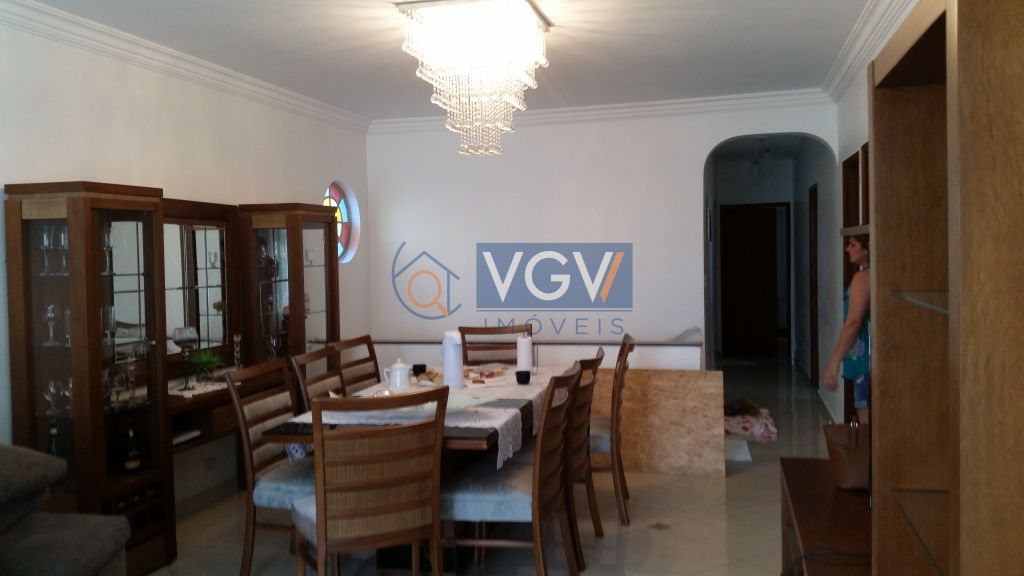 Casa à venda com 3 quartos, 202m² - Foto 5