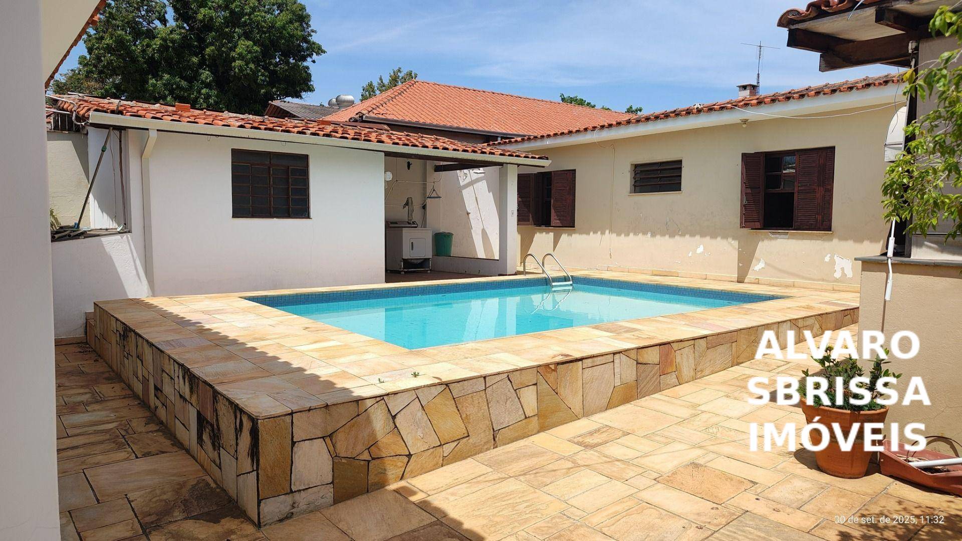 Casa, 5 quartos, 389 m² - Foto 1