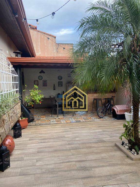 Casa à venda com 3 quartos, 220m² - Foto 23