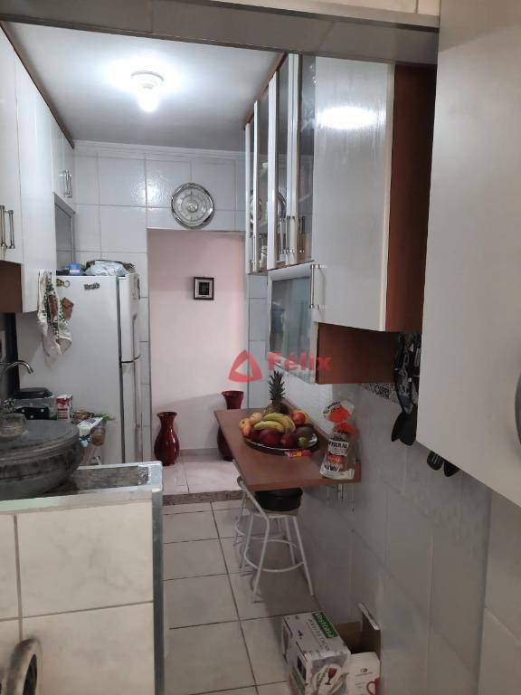 Apartamento à venda com 2 quartos, 62m² - Foto 12