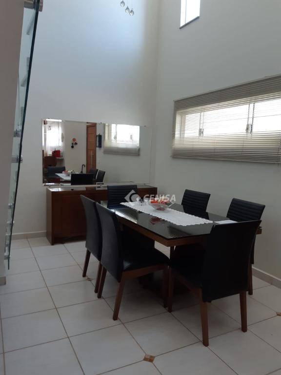 Casa de Condomínio à venda com 3 quartos, 140m² - Foto 4