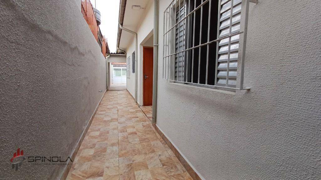 Casa à venda com 2 quartos, 70m² - Foto 11