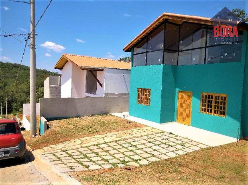 Casa à venda com 2 quartos, 150m² - Foto 1