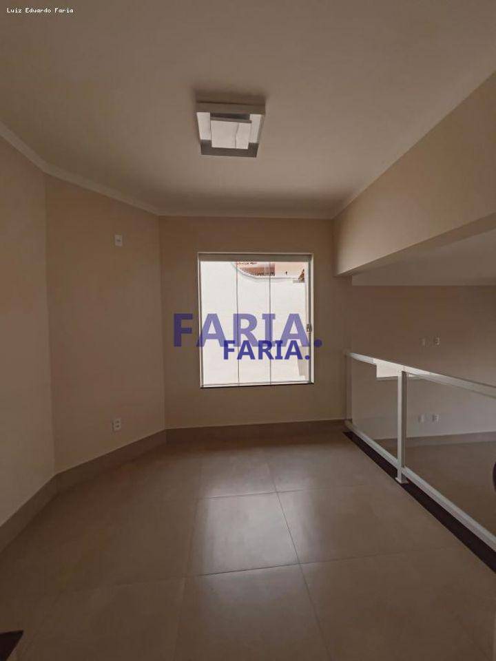 Casa à venda com 2 quartos, 260m² - Foto 9