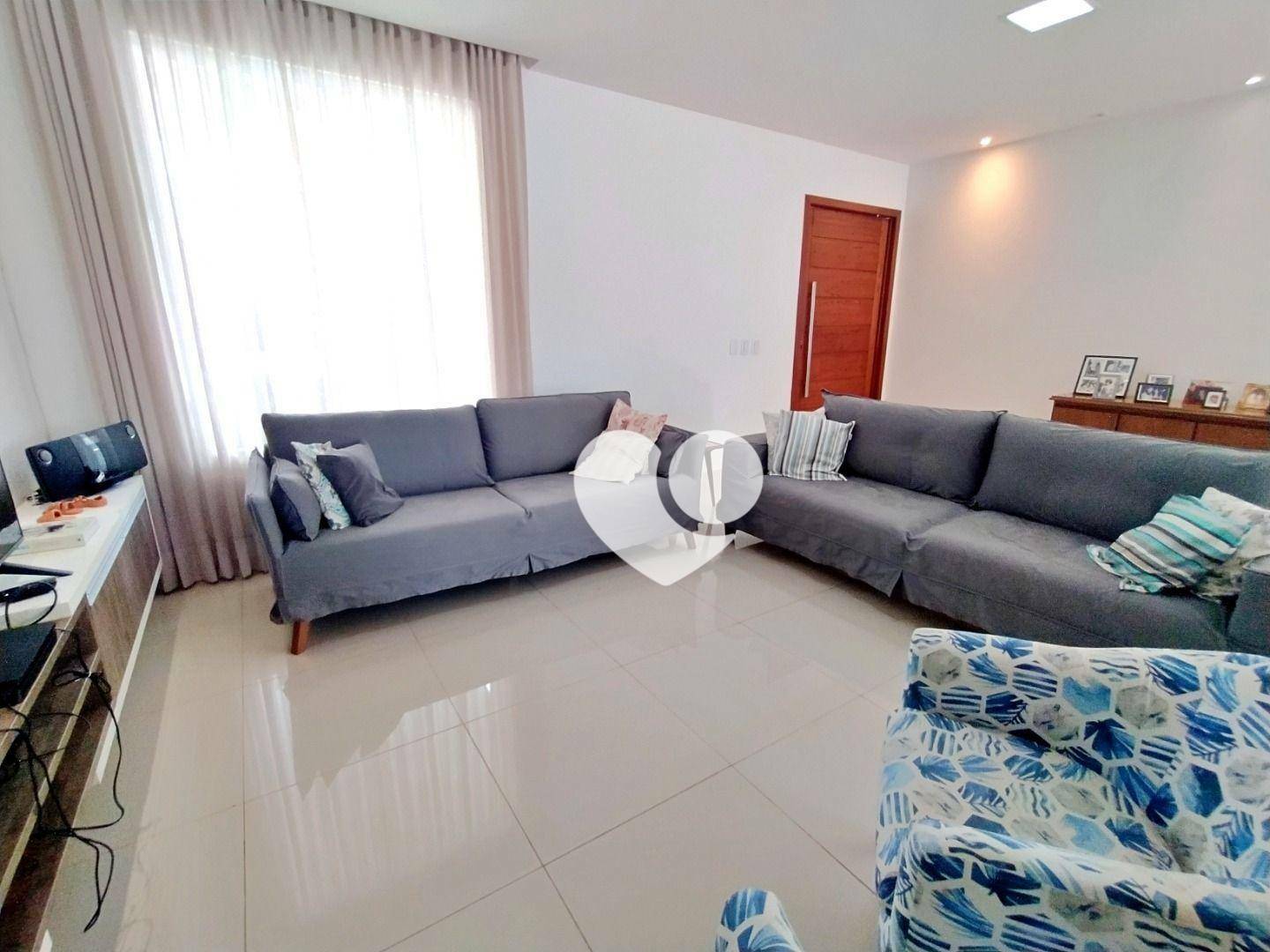 Casa à venda com 3 quartos, 271m² - Foto 10