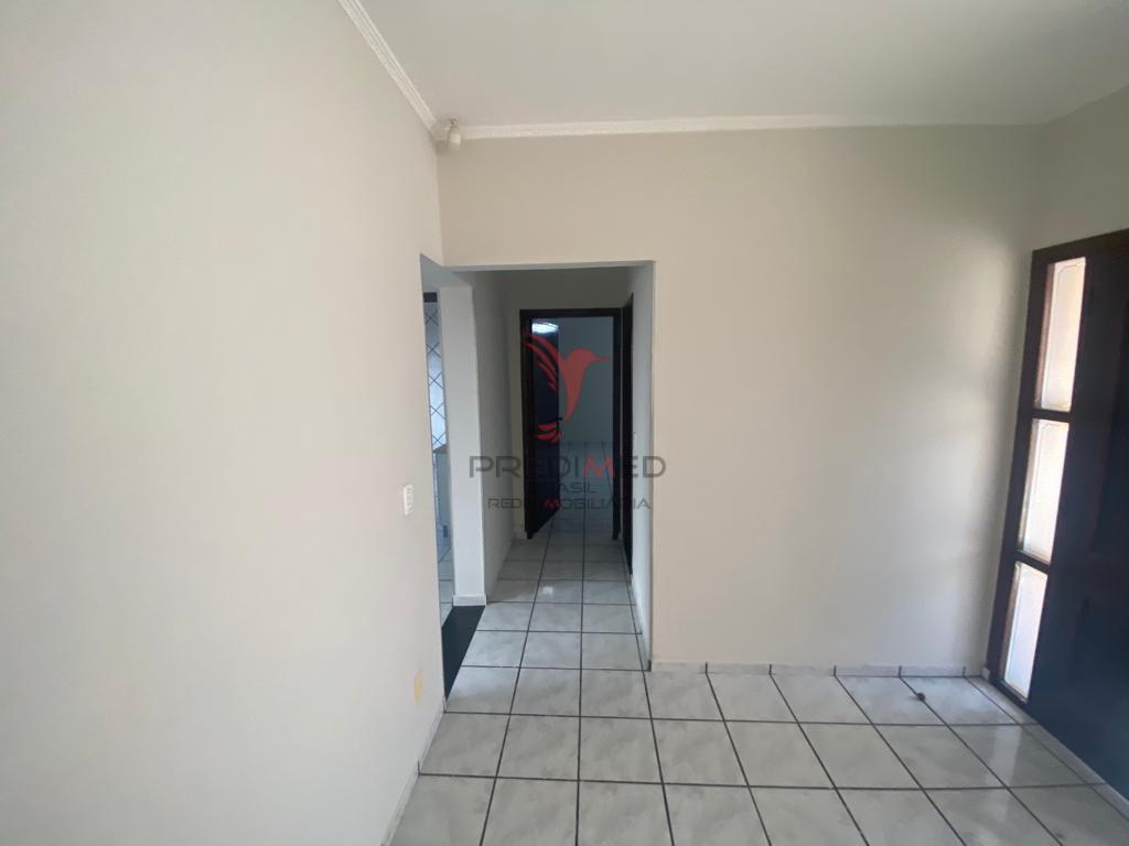 Casa à venda com 3 quartos, 200m² - Foto 2