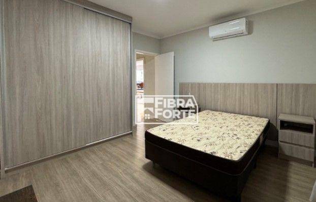 Casa de Condomínio para alugar com 3 quartos, 212m² - Foto 8