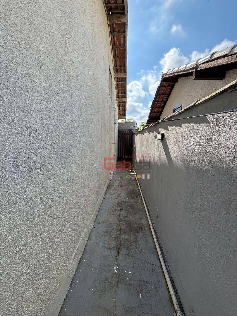 Casa à venda com 2 quartos, 60m² - Foto 3