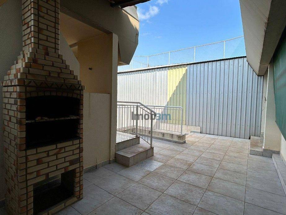 Casa para alugar com 4 quartos, 600m² - Foto 7