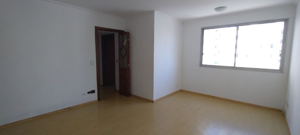 Apartamento à venda com 2 quartos, 72m² - Foto 2