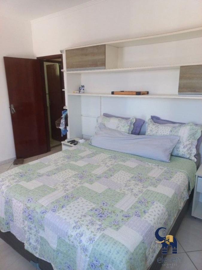 Casa à venda com 3 quartos, 250m² - Foto 15