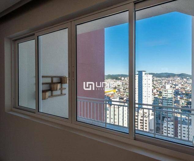 Apartamento à venda com 4 quartos, 143m² - Foto 4