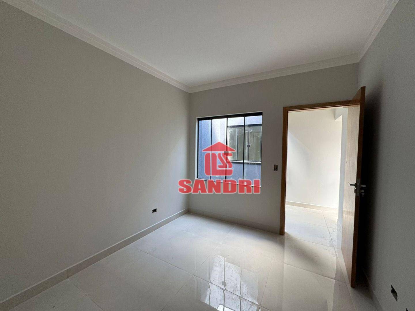 Casa à venda com 3 quartos, 80m² - Foto 4