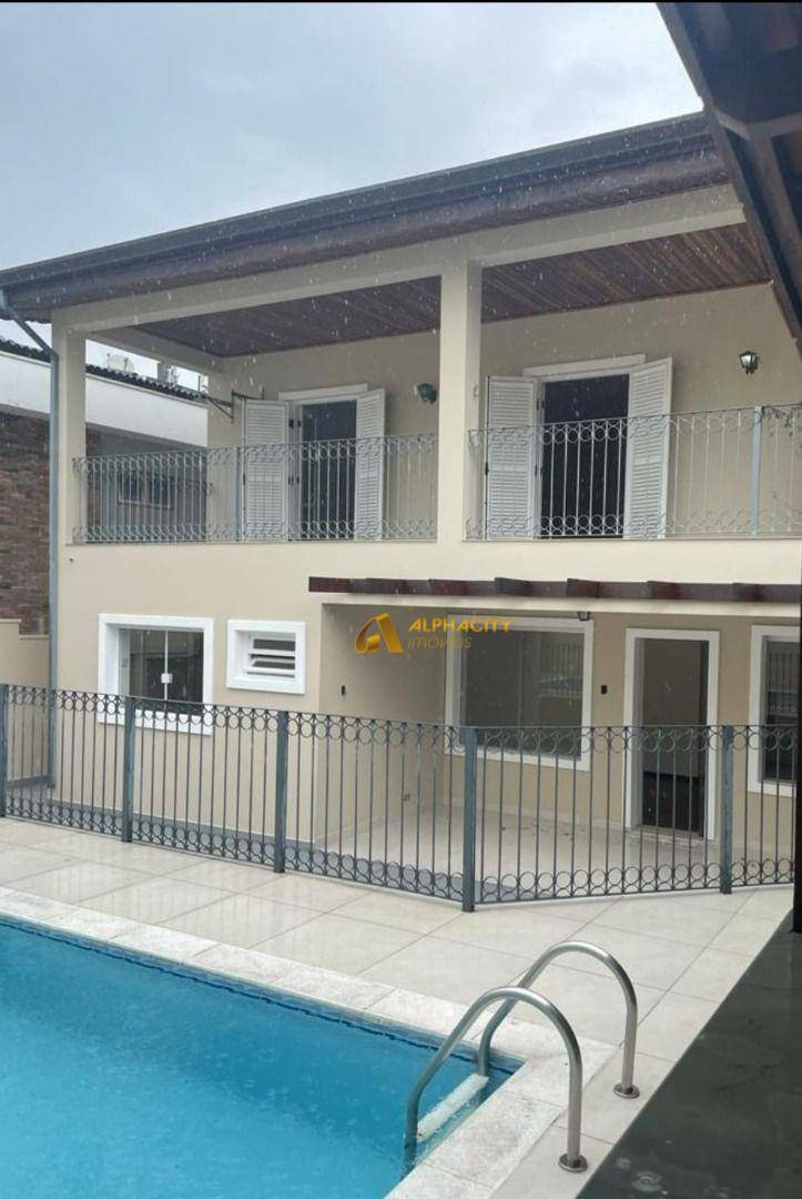 Casa de Condomínio à venda e aluguel com 5 quartos, 400m² - Foto 6