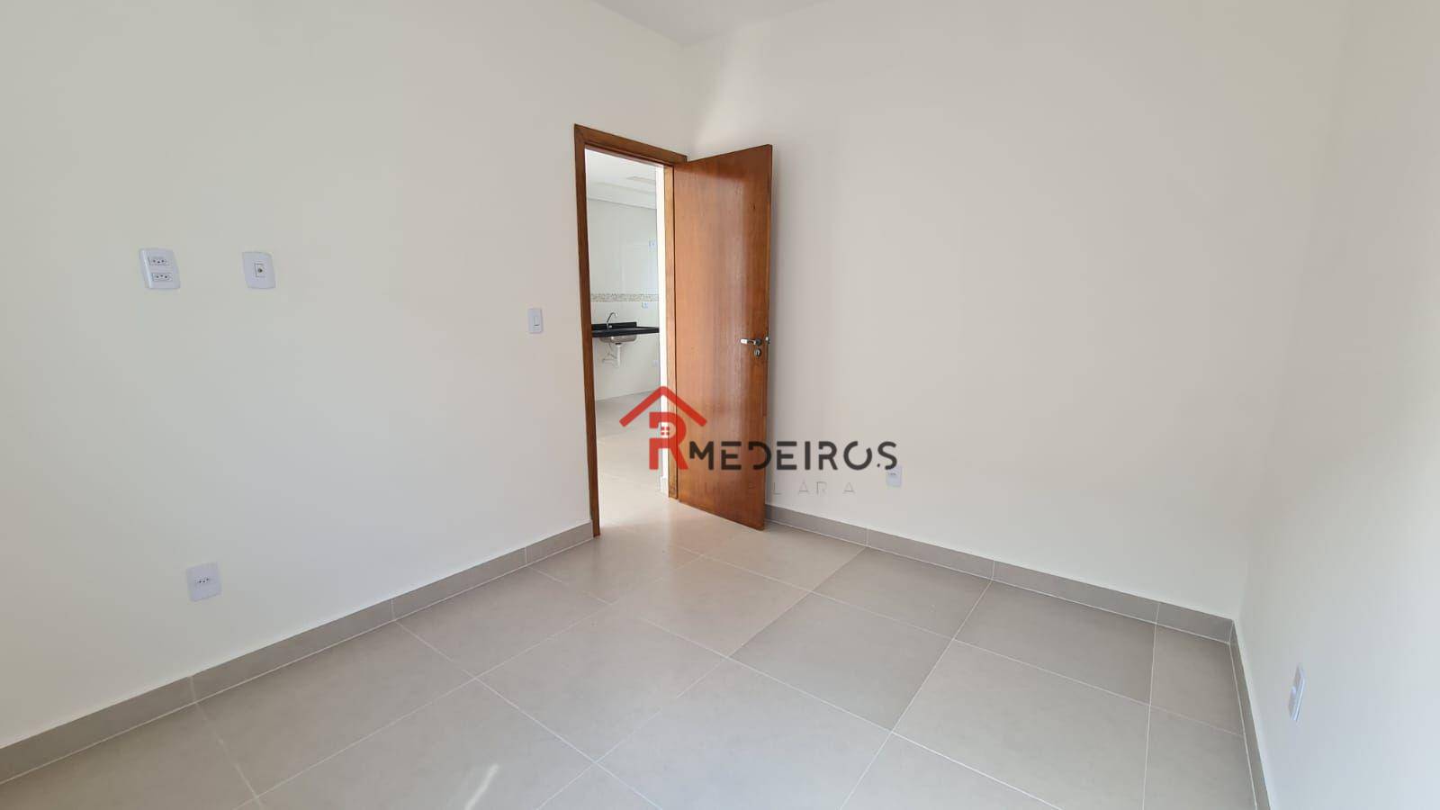 Casa à venda com 2 quartos, 45m² - Foto 11