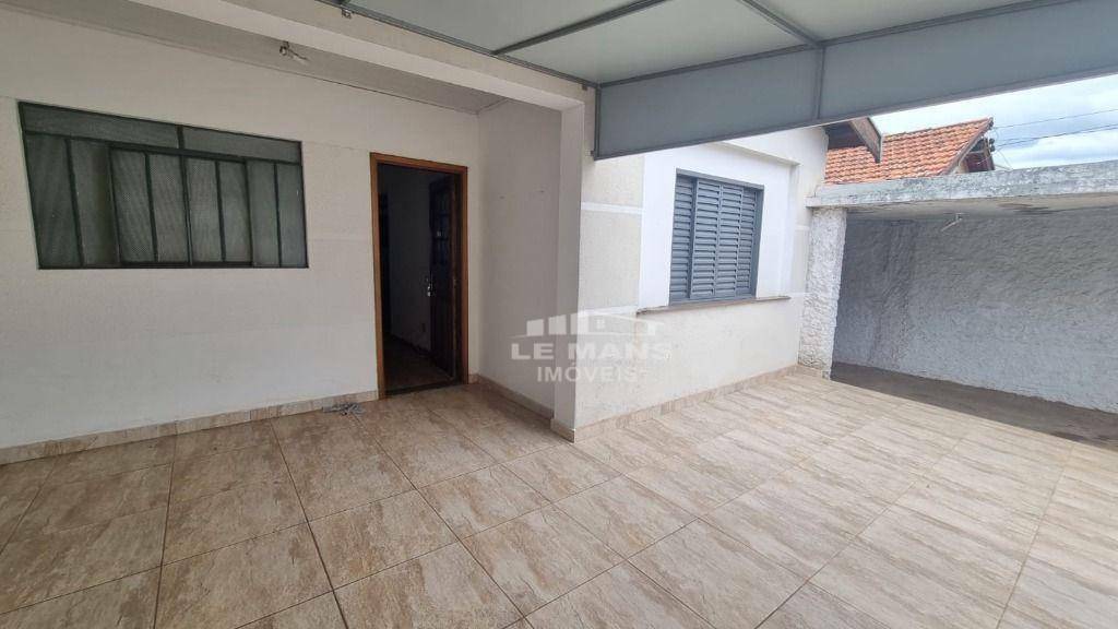 Casa à venda com 2 quartos, 133m² - Foto 1