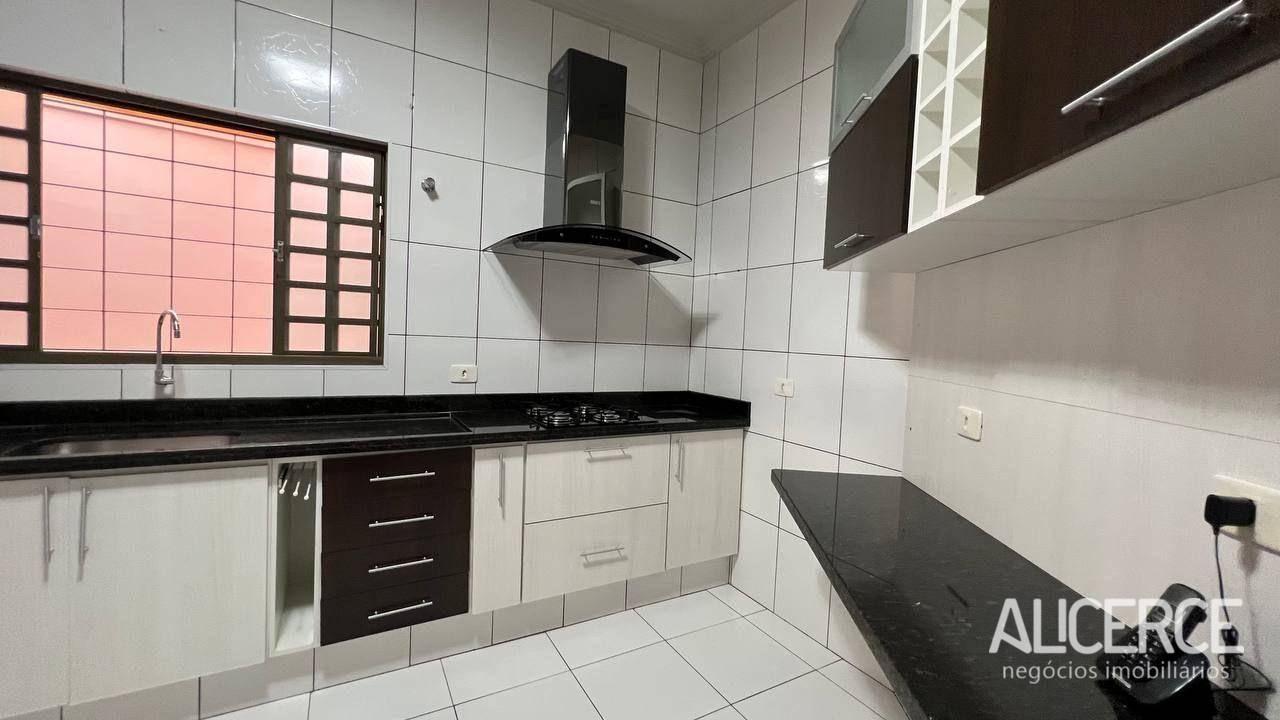 Casa à venda com 3 quartos, 175m² - Foto 14