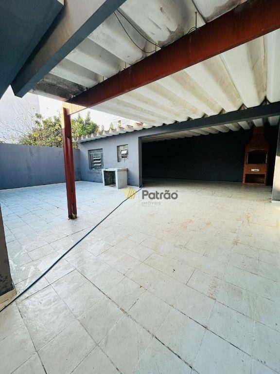 Casa para alugar com 3 quartos, 185m² - Foto 25