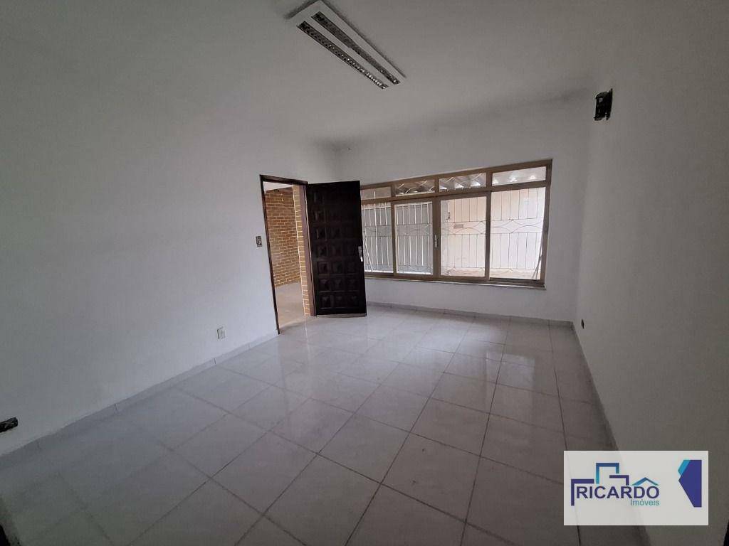 Casa para alugar com 3 quartos, 325m² - Foto 8