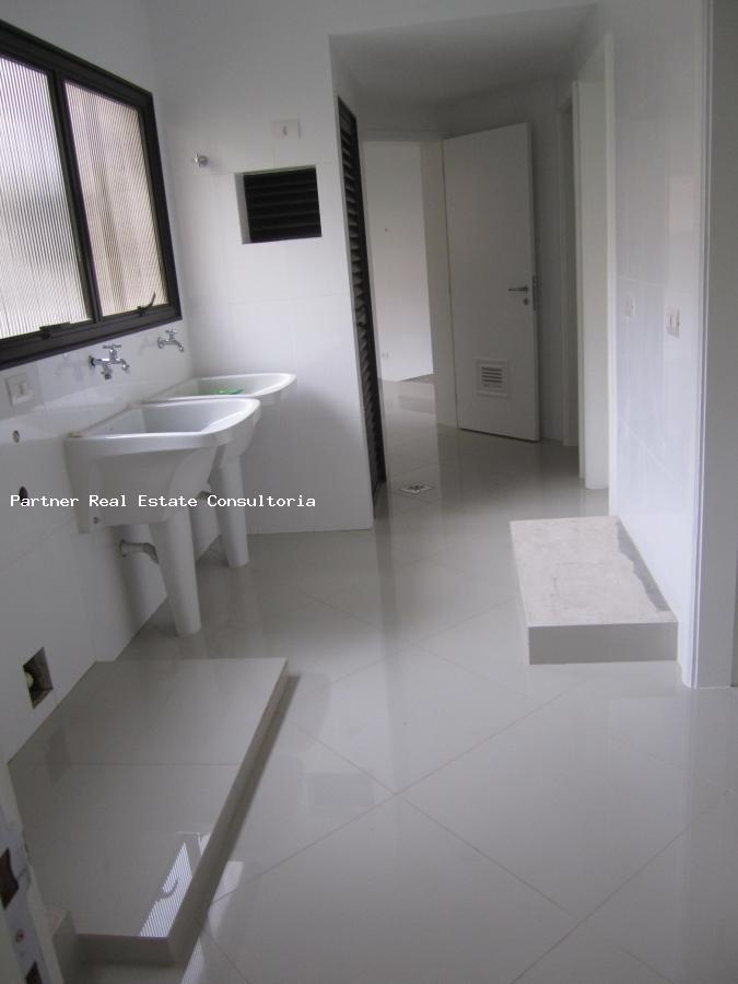 Apartamento à venda com 3 quartos, 210m² - Foto 2