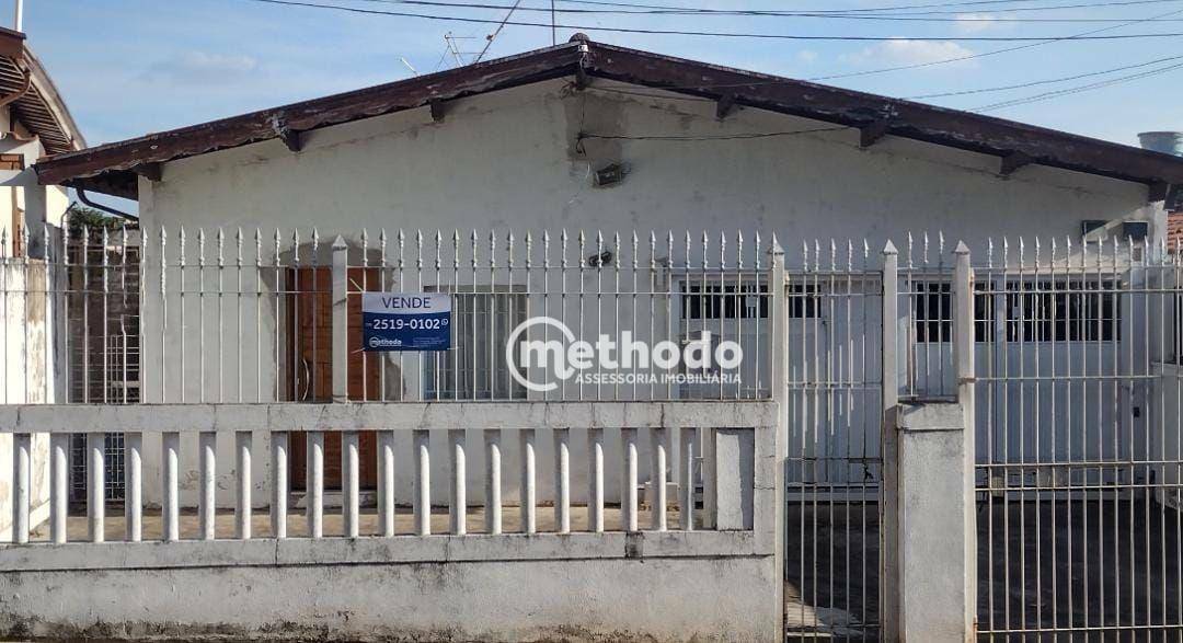 Casa à venda com 3 quartos, 245m² - Foto 1