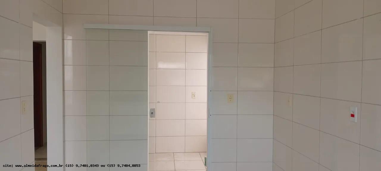 Casa de Condomínio para alugar com 4 quartos, 150m² - Foto 5