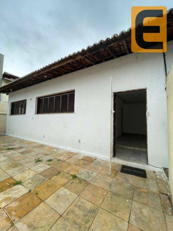 Casa à venda com 3 quartos, 226m² - Foto 5