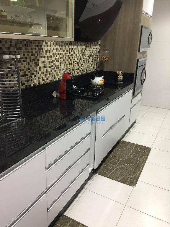 Apartamento à venda com 3 quartos, 192m² - Foto 13