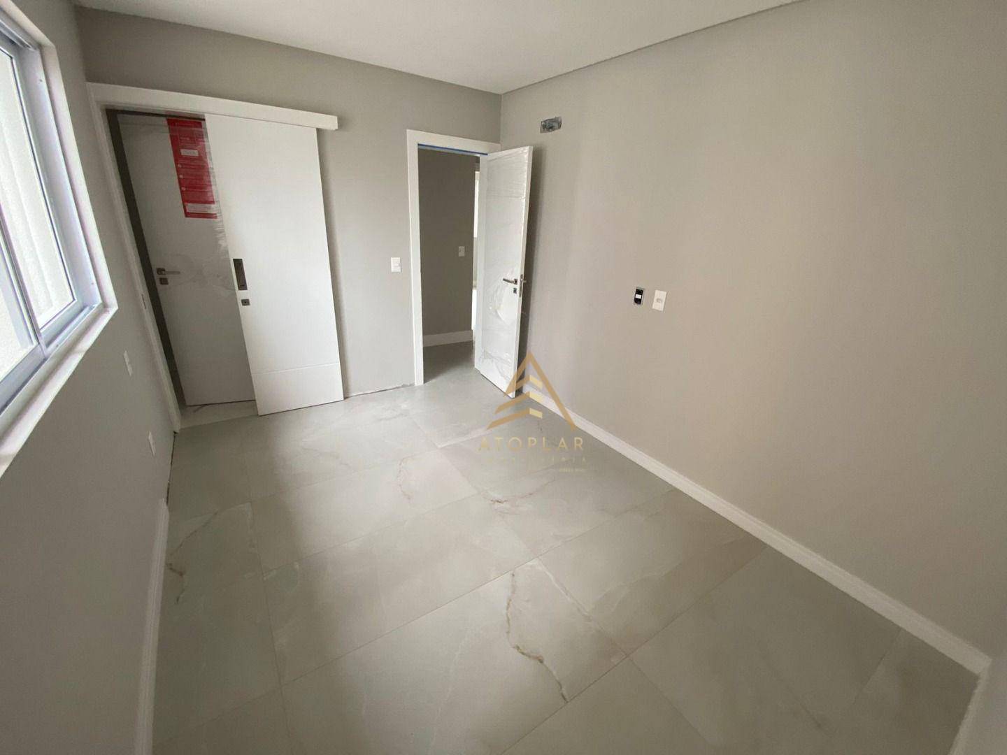 Apartamento à venda com 3 quartos, 130m² - Foto 19