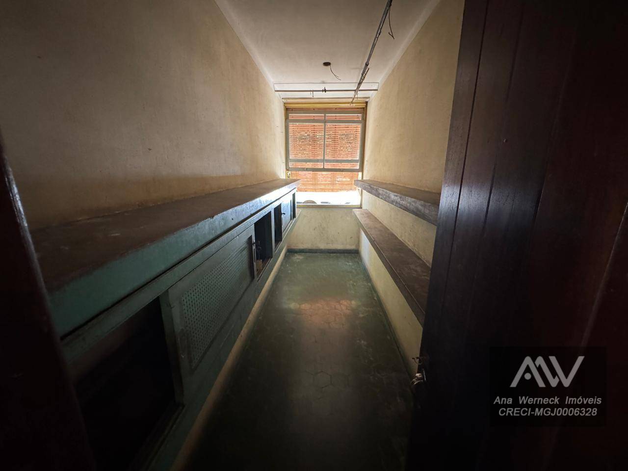 Chácara à venda com 8 quartos, 600m² - Foto 30