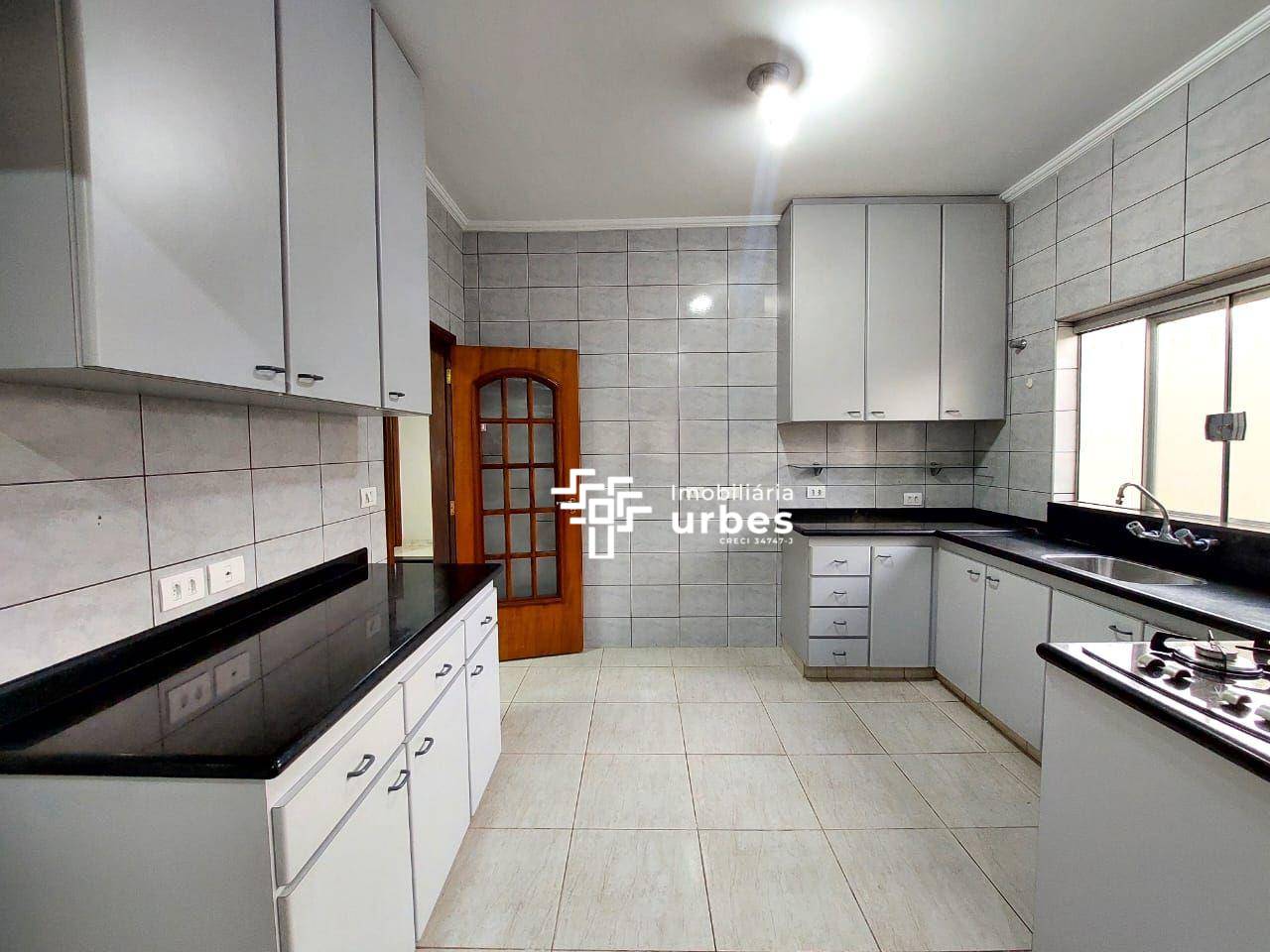 Casa para alugar com 3 quartos, 209m² - Foto 7