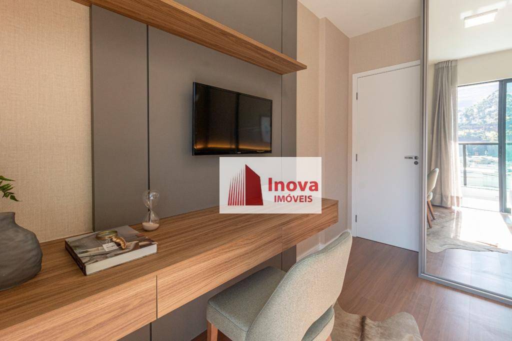 Apartamento à venda com 3 quartos, 220m² - Foto 29