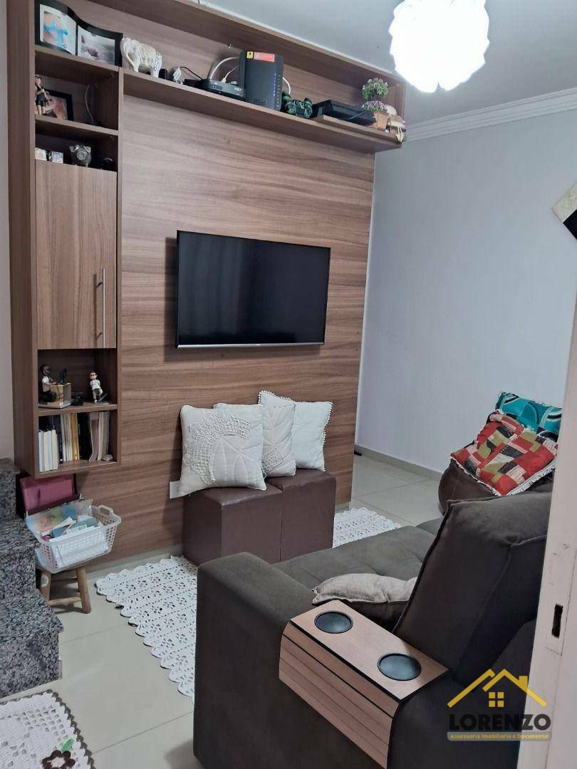 Sobrado à venda com 2 quartos, 50m² - Foto 1