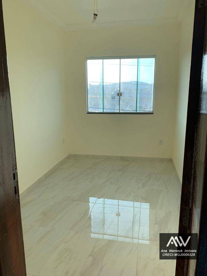 Casa à venda com 4 quartos, 144m² - Foto 14