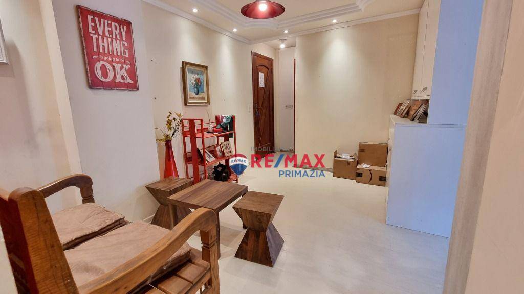 Apartamento à venda com 2 quartos, 63m² - Foto 4