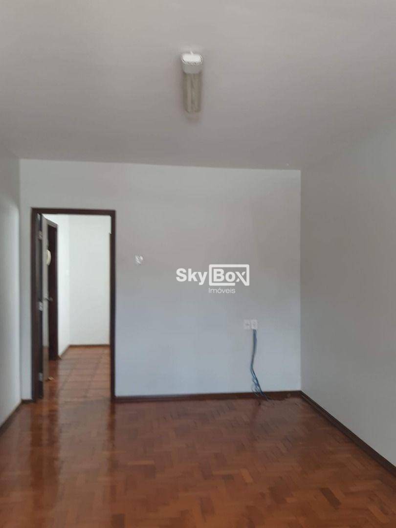 Casa à venda com 3 quartos, 140m² - Foto 1