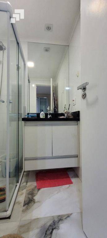 Apartamento à venda com 2 quartos, 62m² - Foto 32