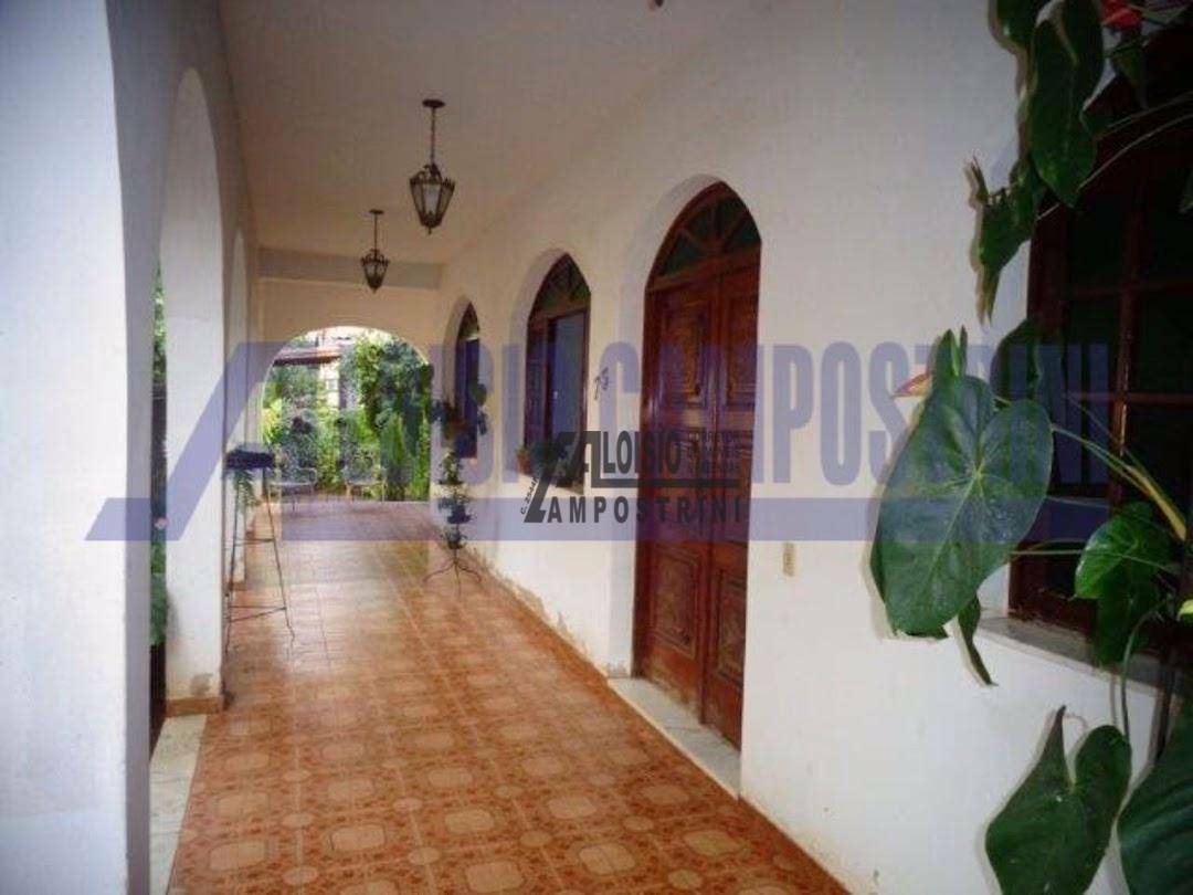 Casa à venda com 3 quartos, 260m² - Foto 3