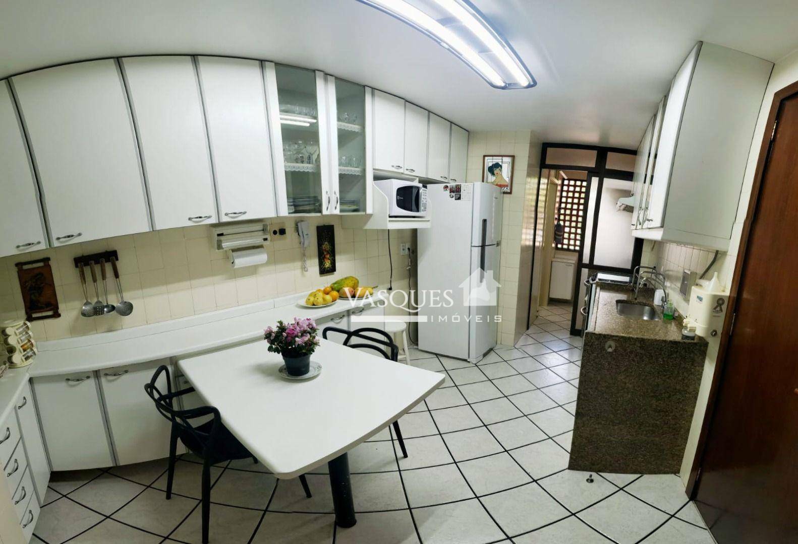 Apartamento à venda com 3 quartos, 142m² - Foto 8