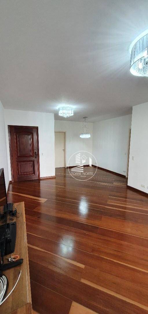 Apartamento para alugar com 4 quartos, 147m² - Foto 2